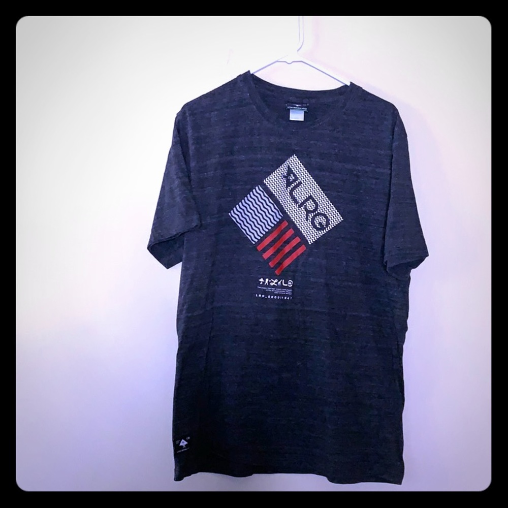 LRG men’s shirt